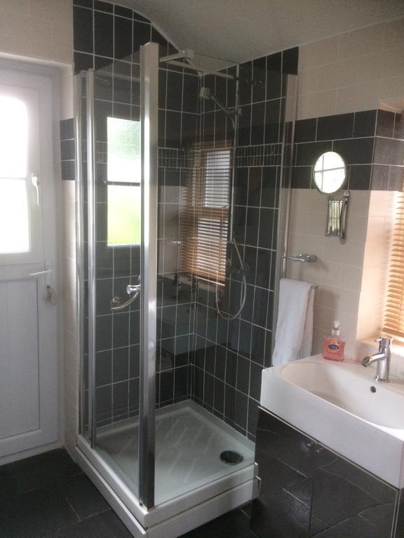לאנבדר Garth Engan Private Self Contained B&B With Garden Area מראה חיצוני תמונה